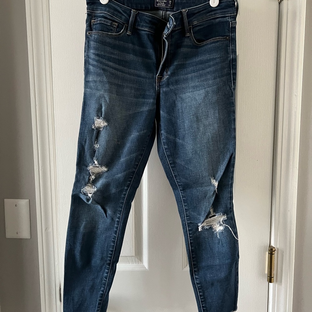 Abercrombie & Fitch cropped jean
